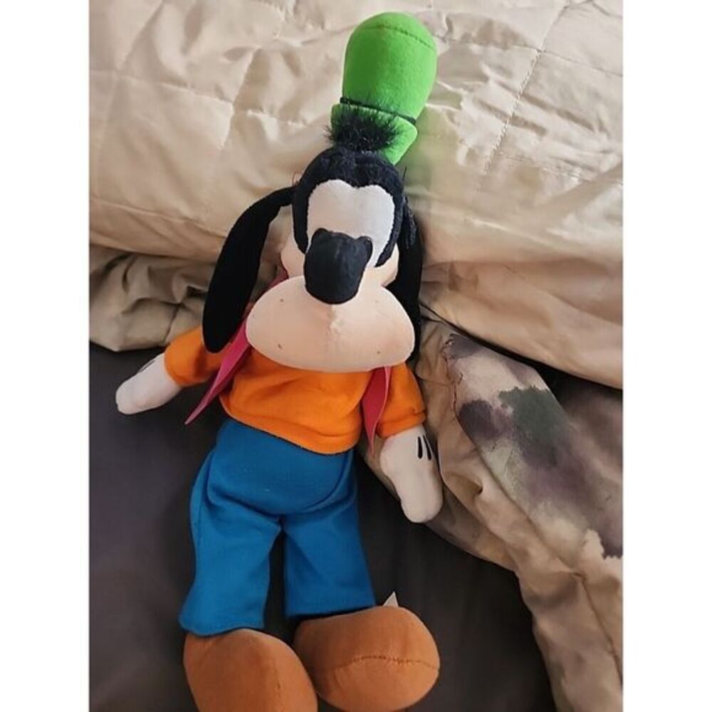 Just Play Disney's‎ Goofy Stuffed Plush Animal 10 Inches - Collectible Figure
